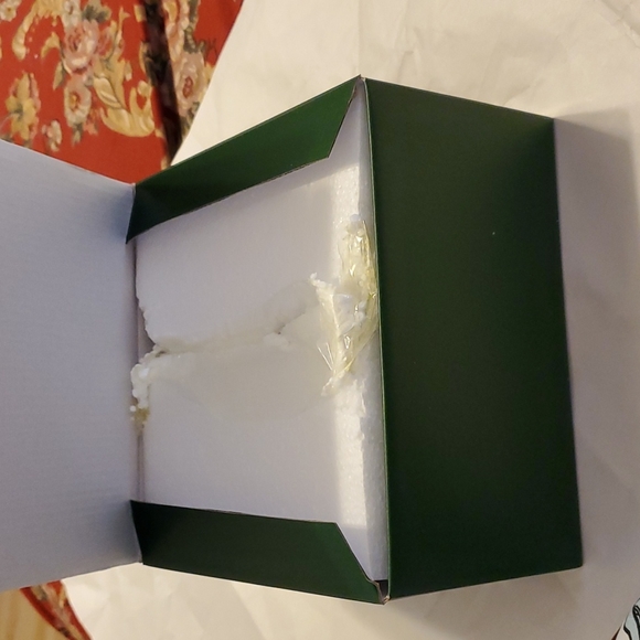 COPY - NWT, Crystal Etched,Small 3 Red Crystals around each. 1 globe,1 hurrica… - Picture 12 of 12